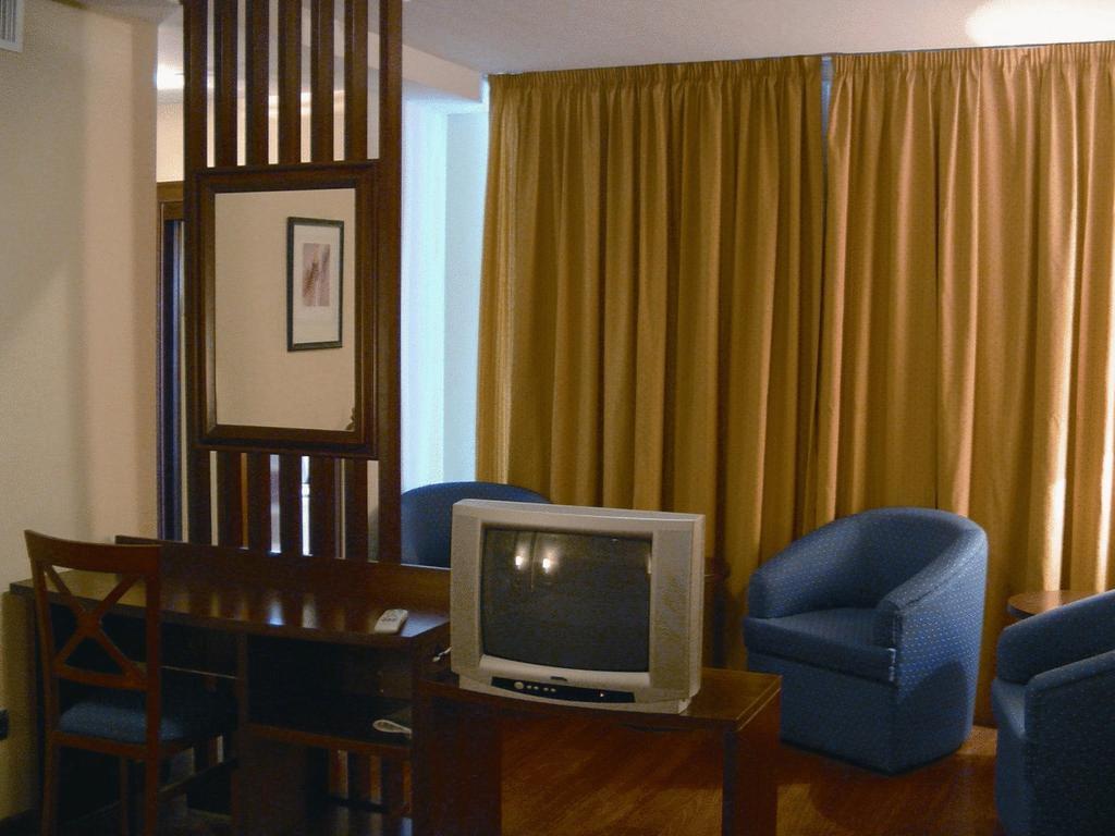 Hg Gaona Ξενοδοχείο Peligros Δωμάτιο φωτογραφία